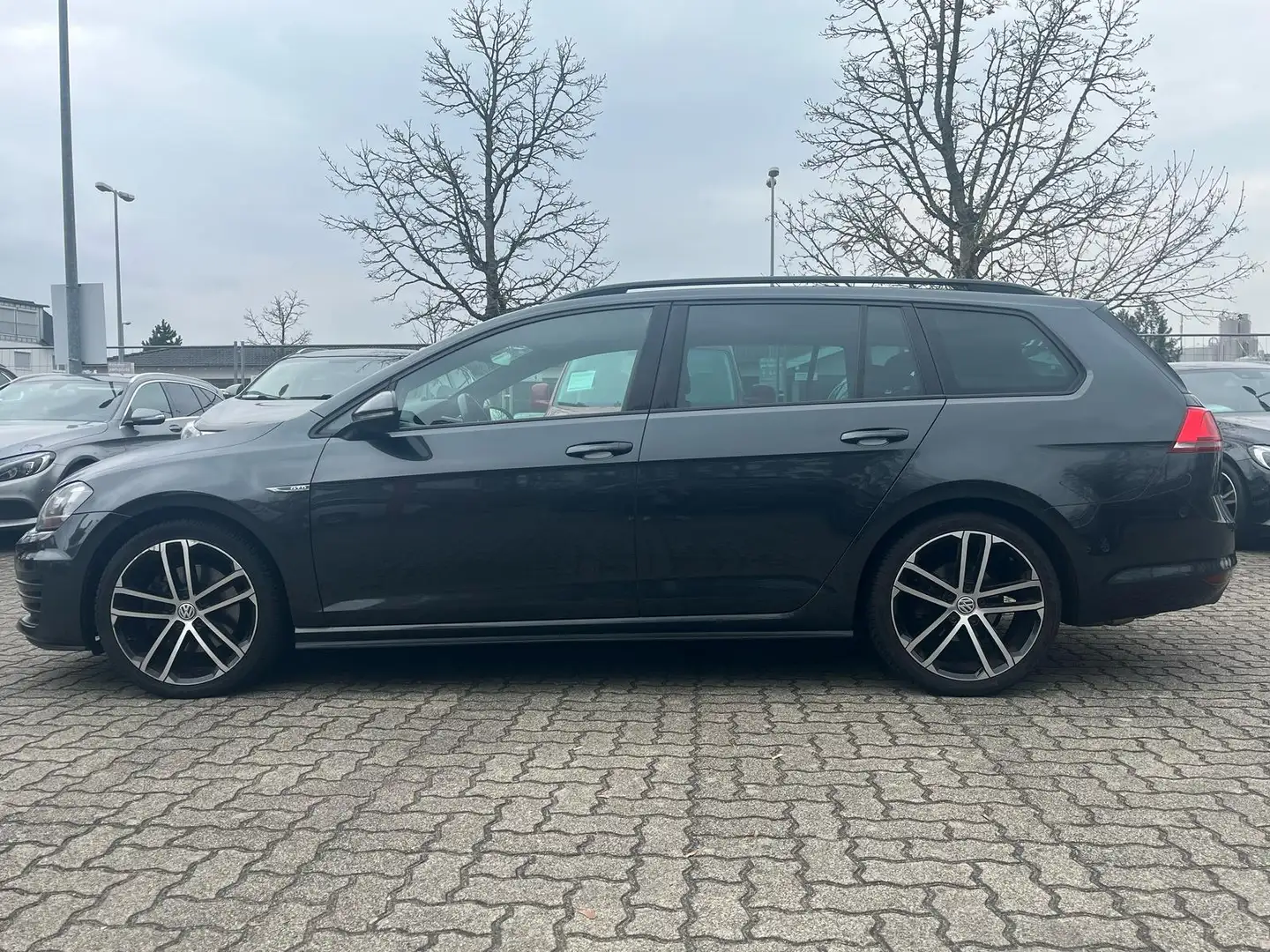 Volkswagen Golf GTD Variant BlueMotion Technology DSG - 2