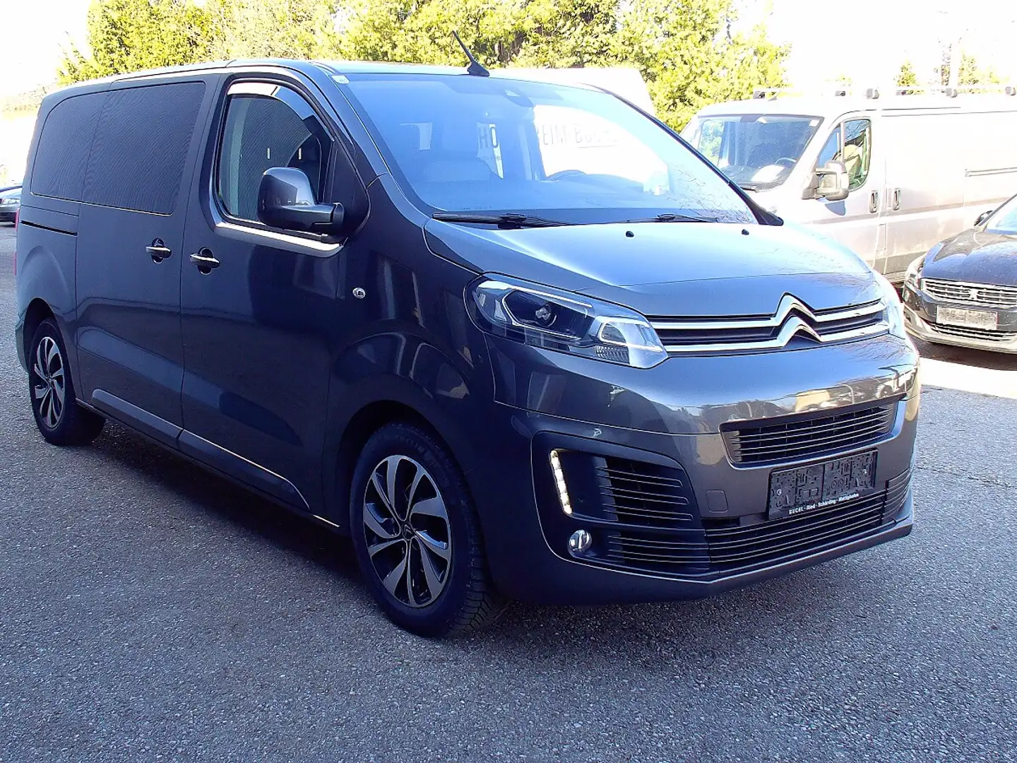 Citroen Spacetourer BlueHDI 180 S&S EAT8 M Shine Grau - 2