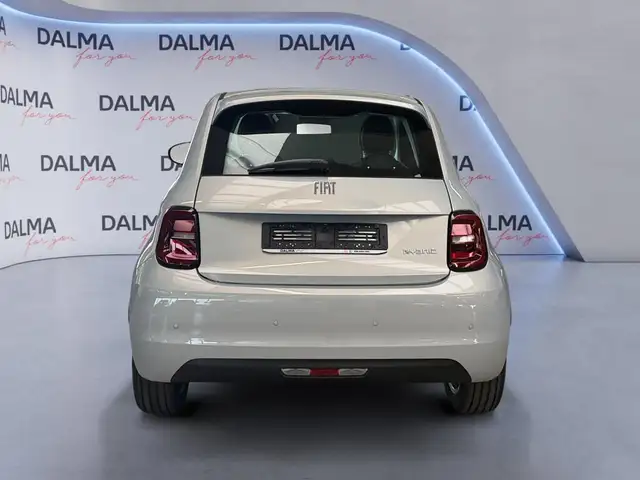 Fiat 500 view 4
