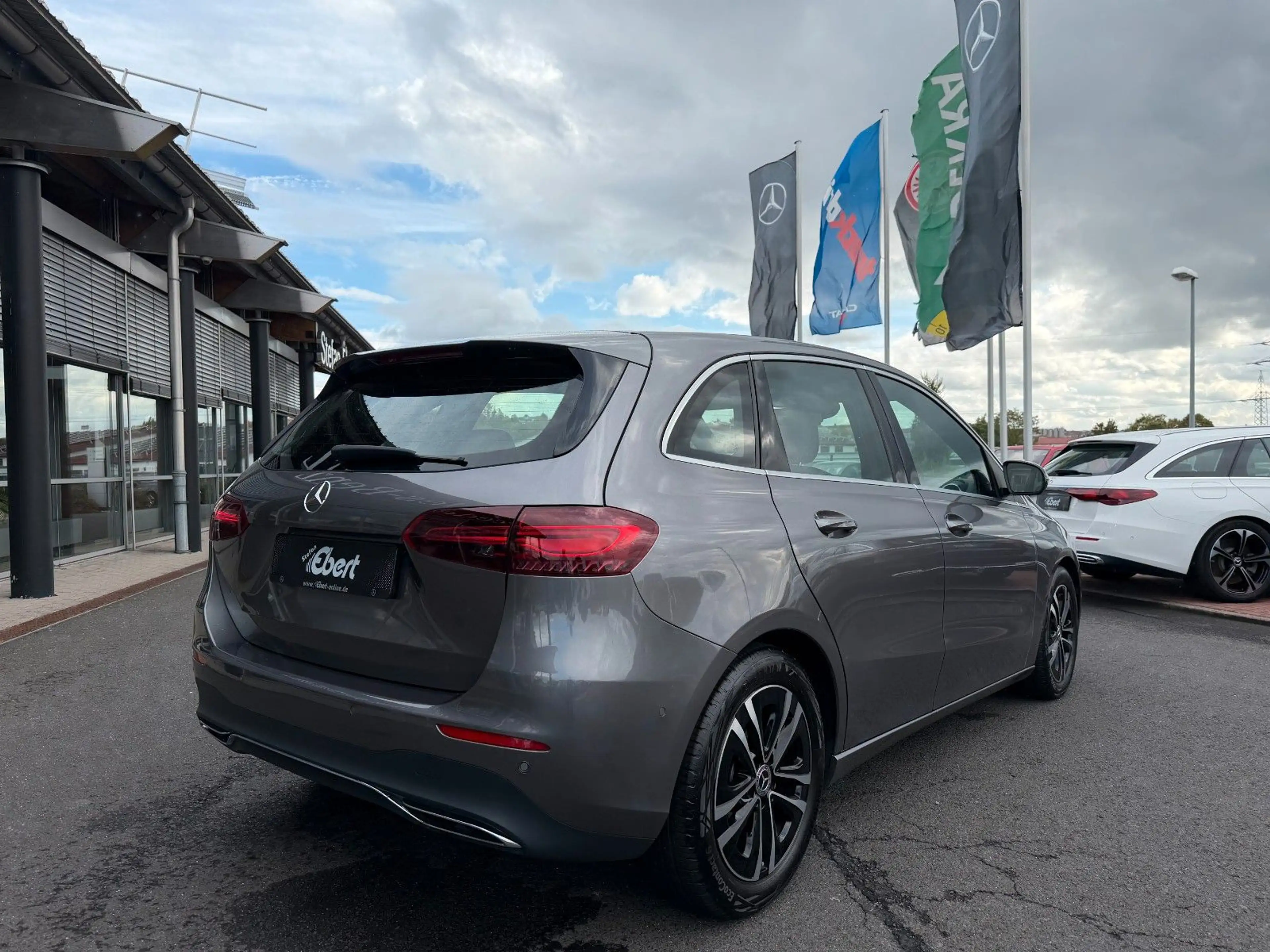 Mercedes-Benz B 200 d PROGRESSIVE+RFK+NAVI+LENKRADHEIZUNG+SPUR+ — photo 4