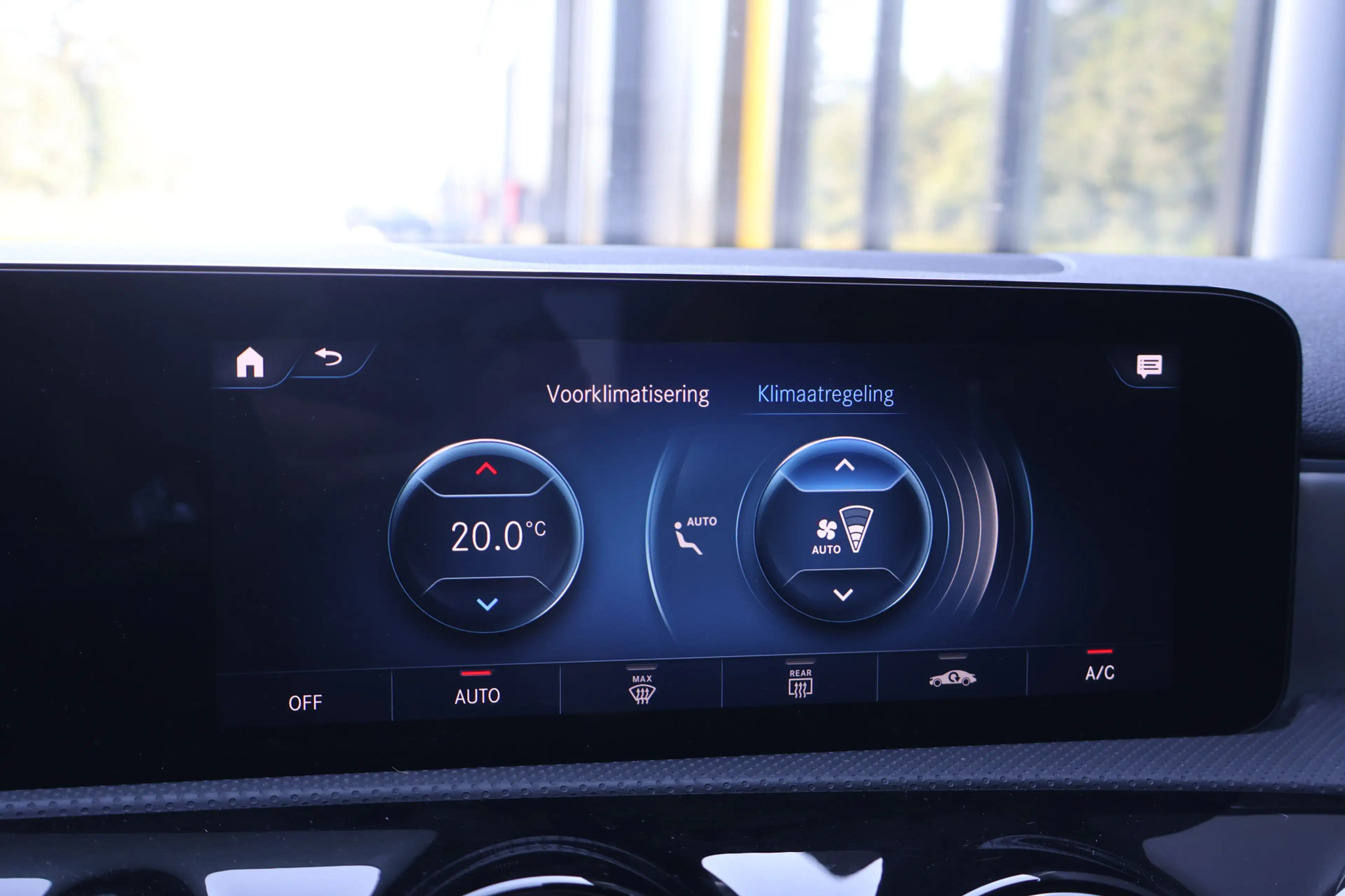 Mercedes-Benz A 250 e Business Line | WideScreen | Diamond Grill | Cam — photo 17