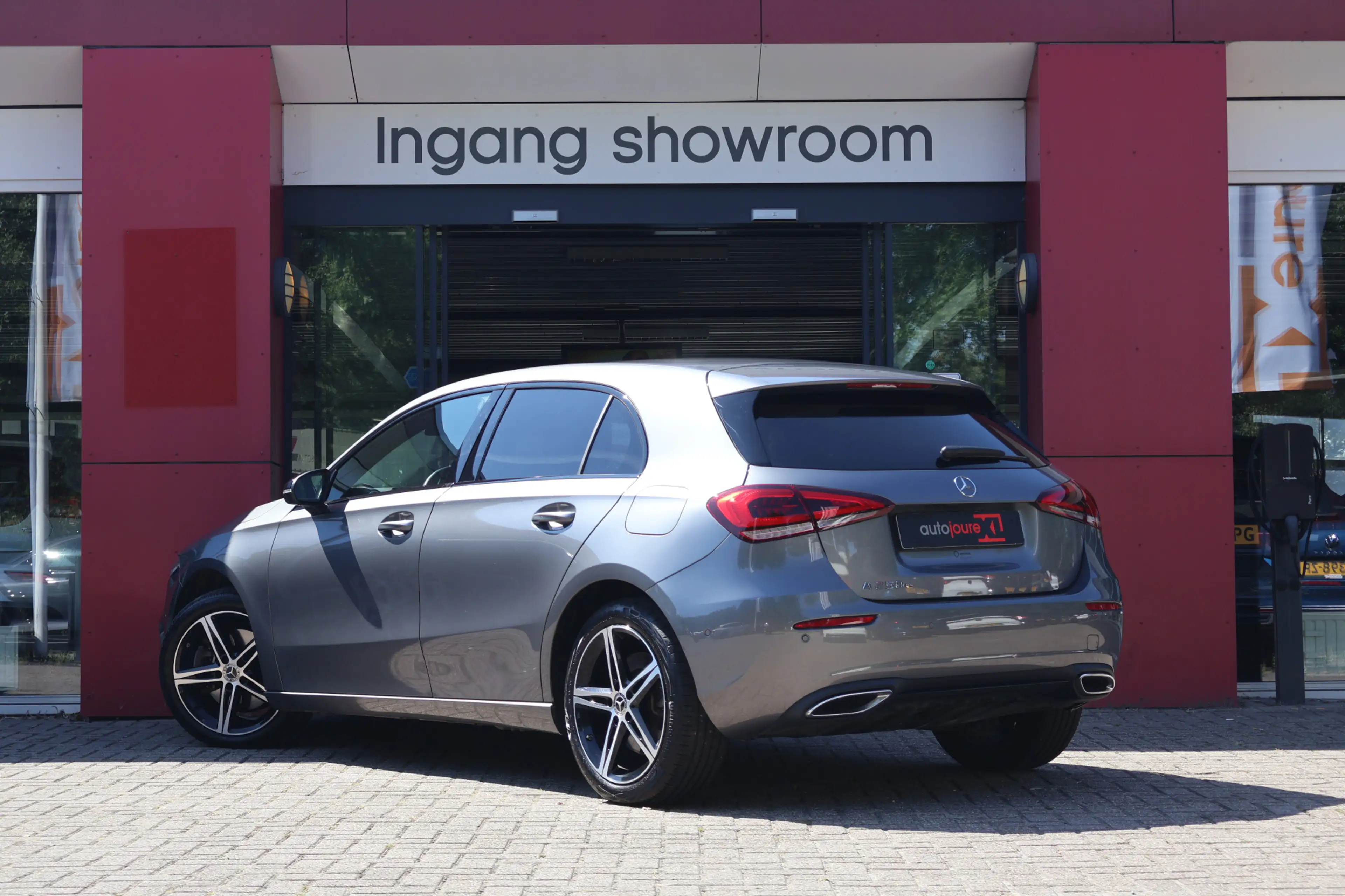 Mercedes-Benz A 250 e Business Line | WideScreen | Diamond Grill | Cam — photo 4
