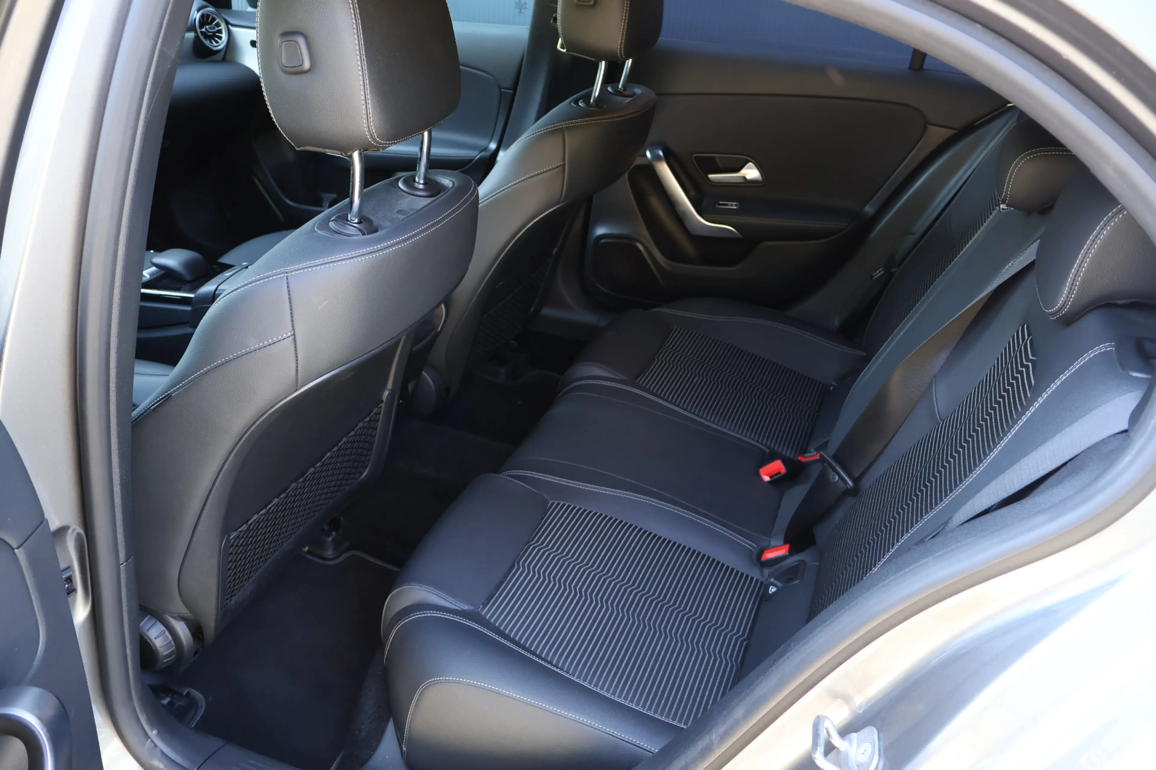 Mercedes-Benz A 250 e Business Line | WideScreen | Diamond Grill | Cam — photo 26