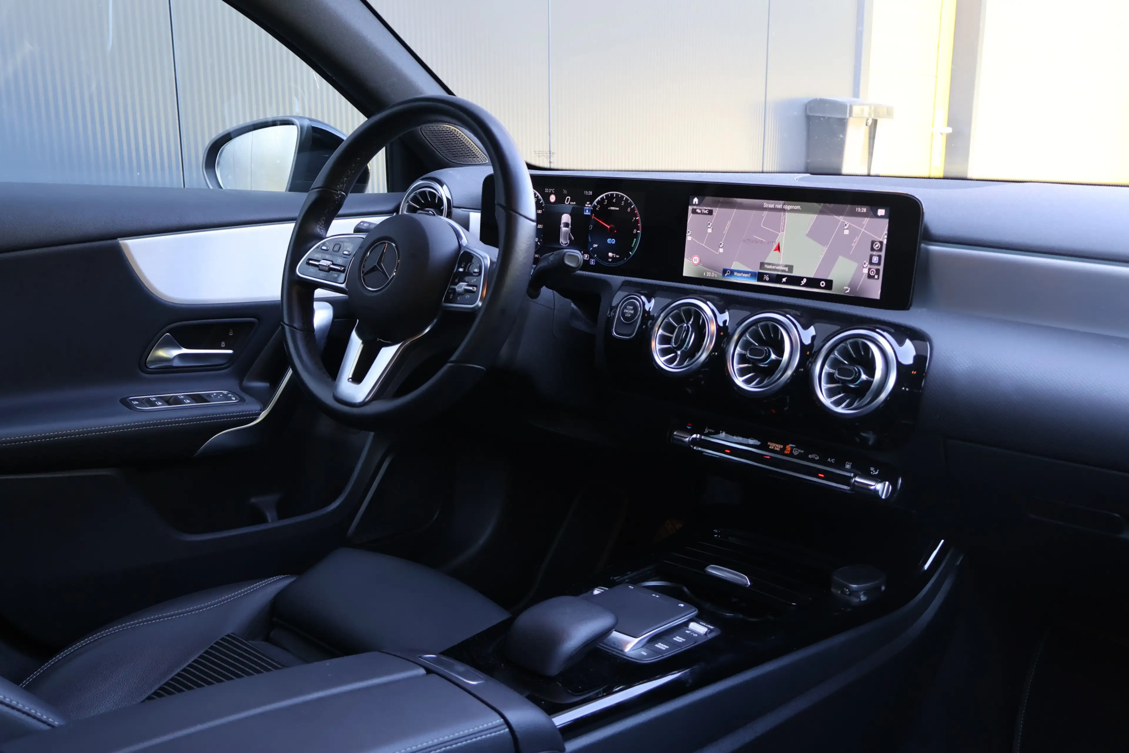 Mercedes-Benz A 250 e Business Line | WideScreen | Diamond Grill | Cam — photo 9