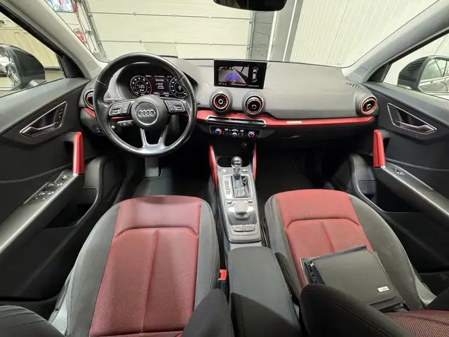 Audi Q2 view 10