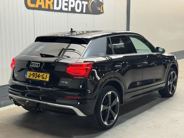 Audi Q2 view 5
