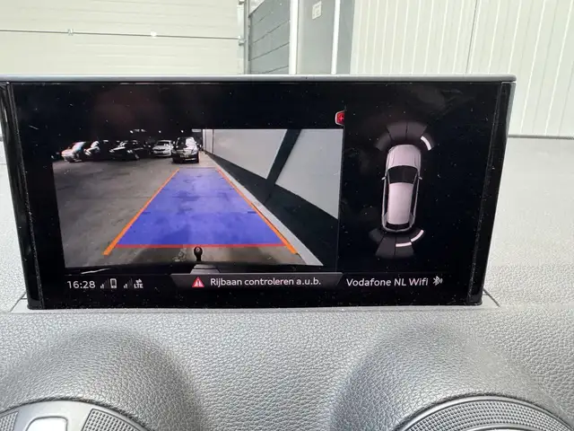 Audi Q2 view 15