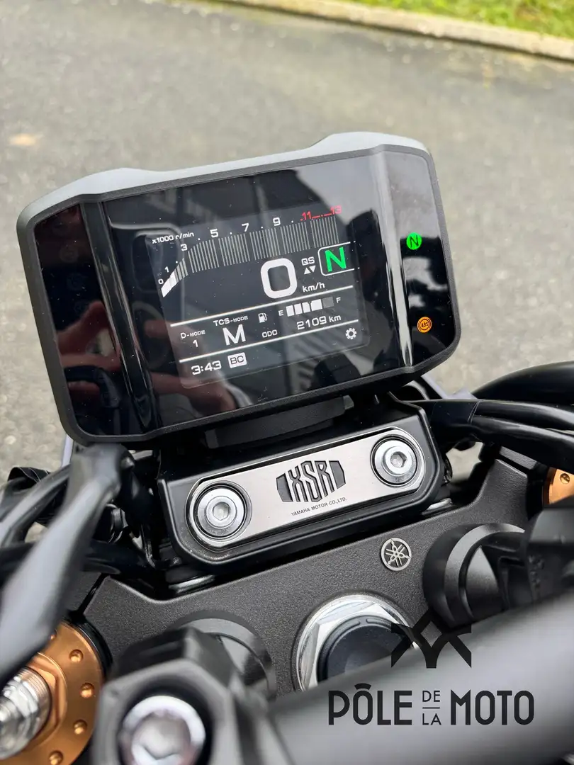 Yamaha XSR 900 Noir - 2