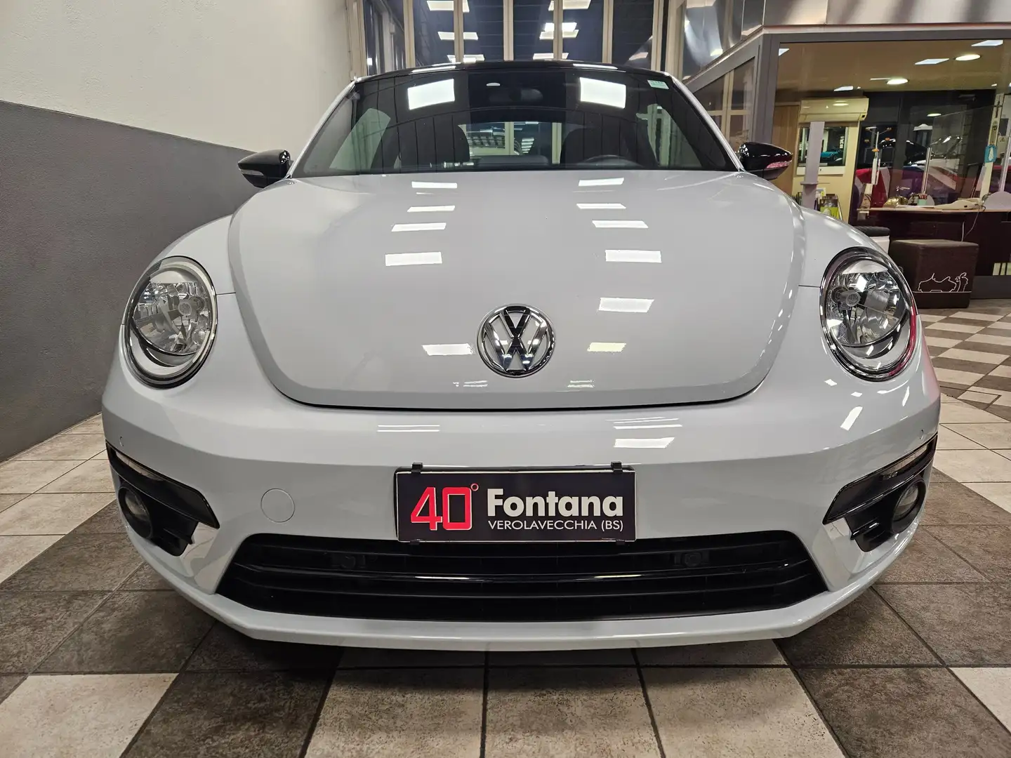 Volkswagen Maggiolino Maggiolino 2017 1.2 tsi Design 105cv Weiß - 2