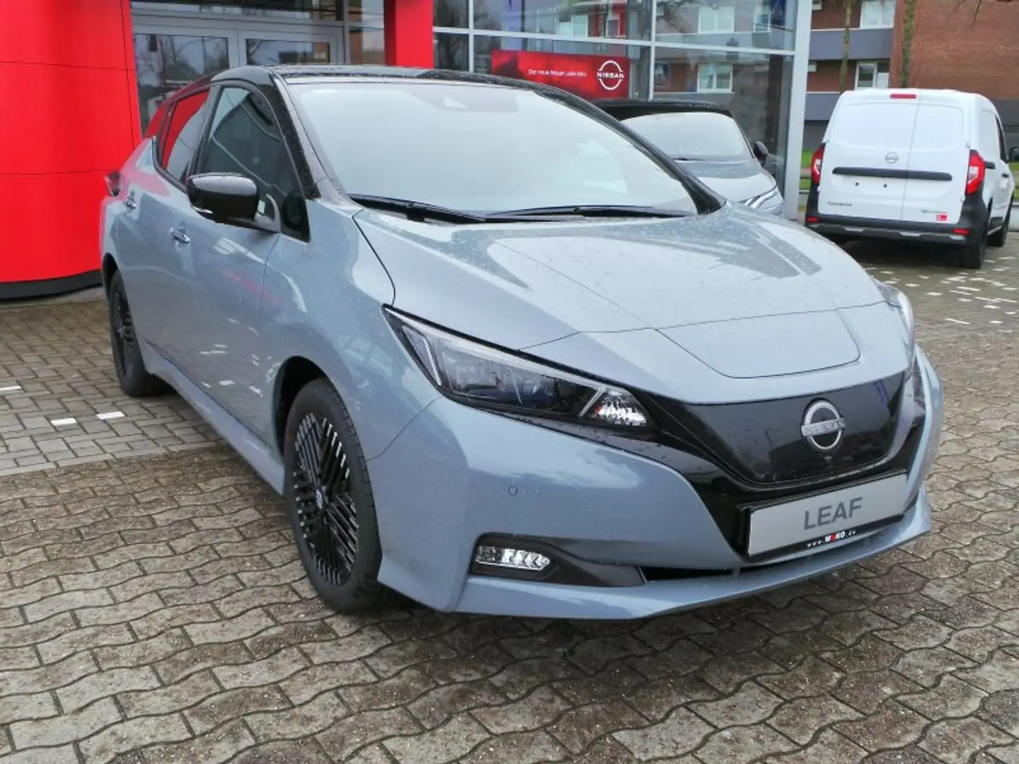 Nissan Leaf H TEKNA NAVI KLIMA 360° WIPAK SOFORT VERFüGBAR Schwarz - 2