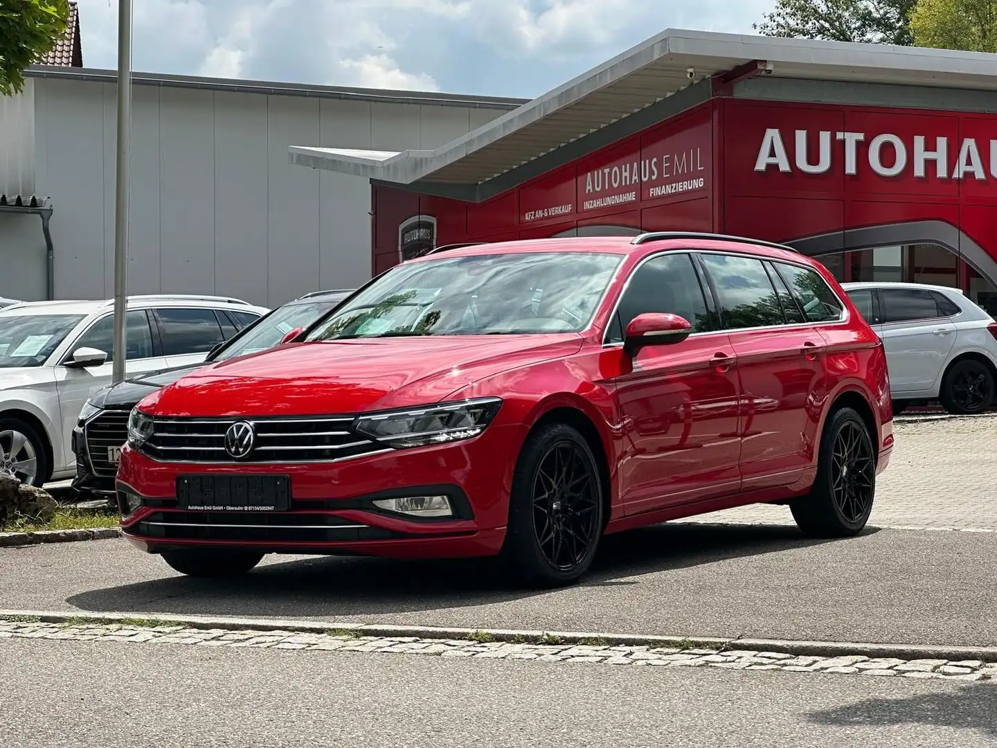 Volkswagen Passat Business Rouge - 1