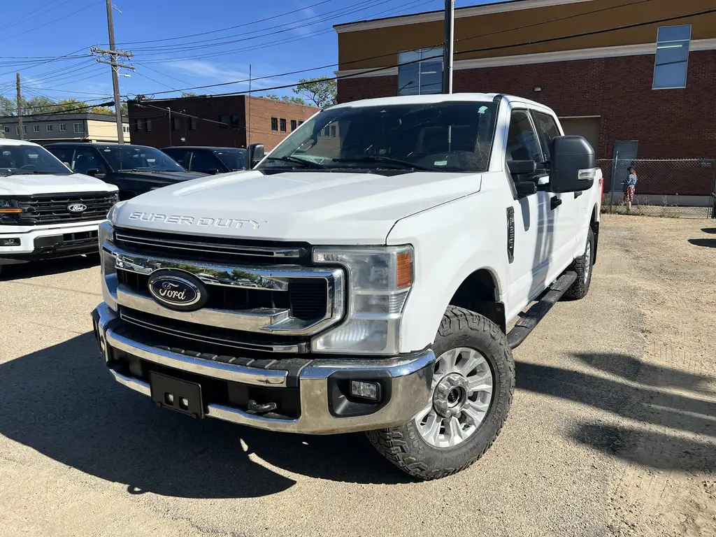 2022 Ford F-250 Super Duty XLT Crew Cab 160 | Upfitter Switches | SYNC 3 | Re — photo 2