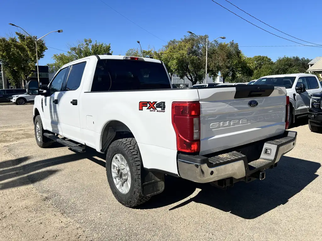 2022 Ford F-250 Super Duty XLT Crew Cab 160 | Upfitter Switches | SYNC 3 | Re — photo 6