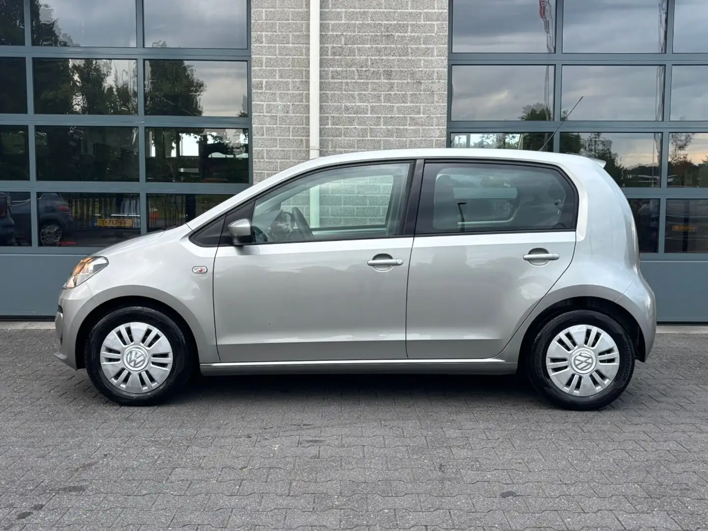 Volkswagen up! 1.0 move up! BlueMotion | ELEKTRISCHE RAMEN | RECE Grijs - 2