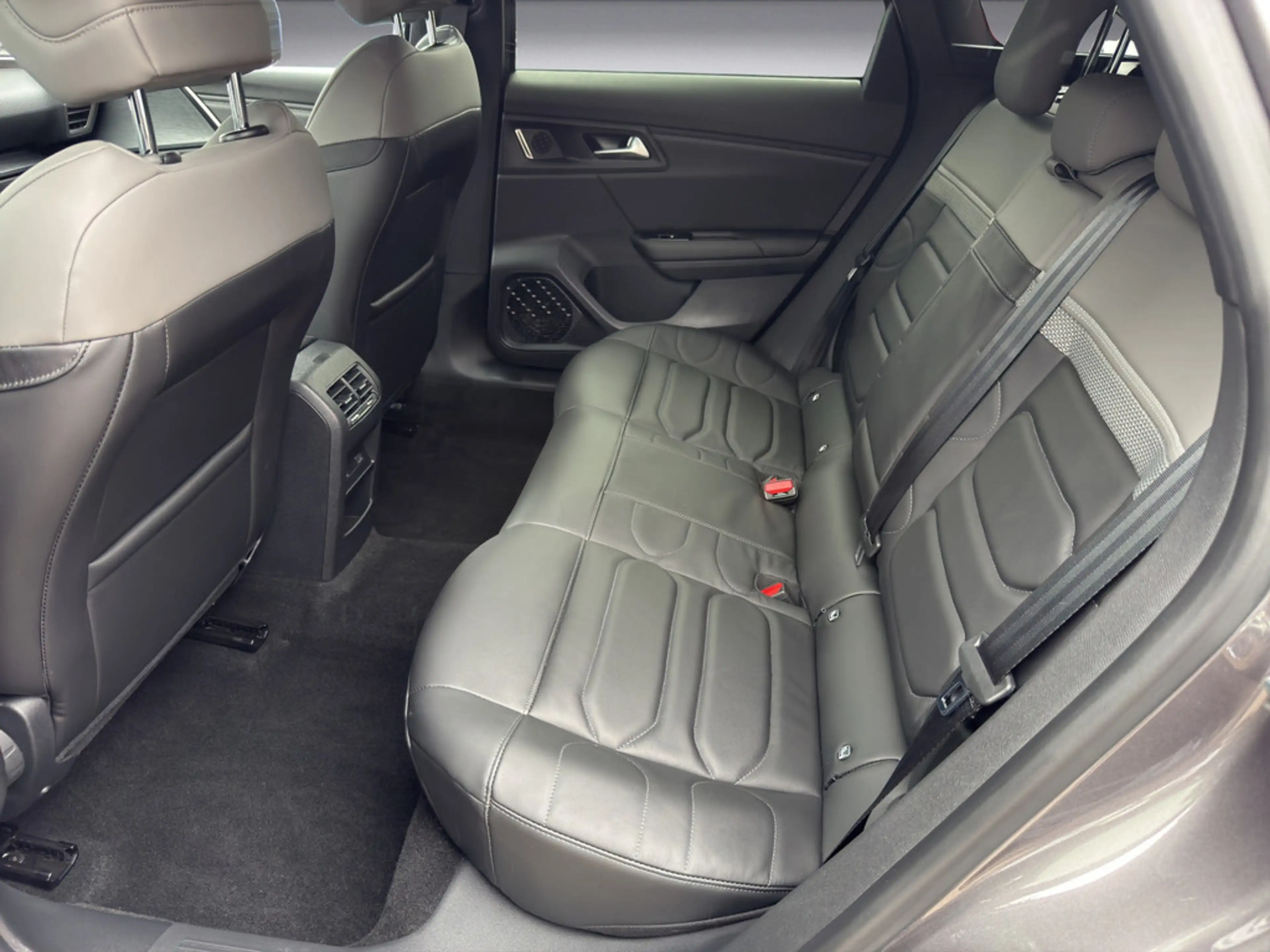 Citroen C5 X PureTech 130 EAT8 Plus LEDER NAVI ACC — photo 12