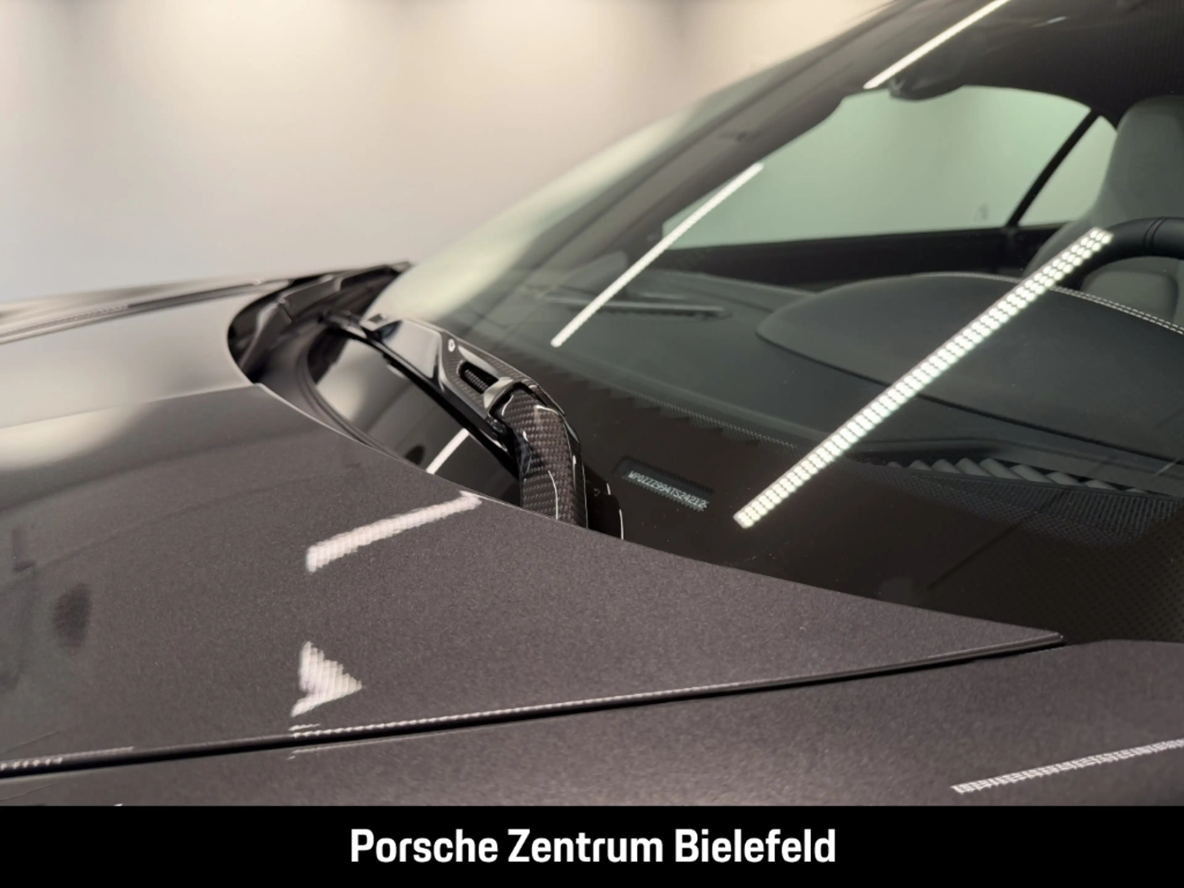 Porsche 992 911 Carrera 4 GTS Cabriolet — photo 14