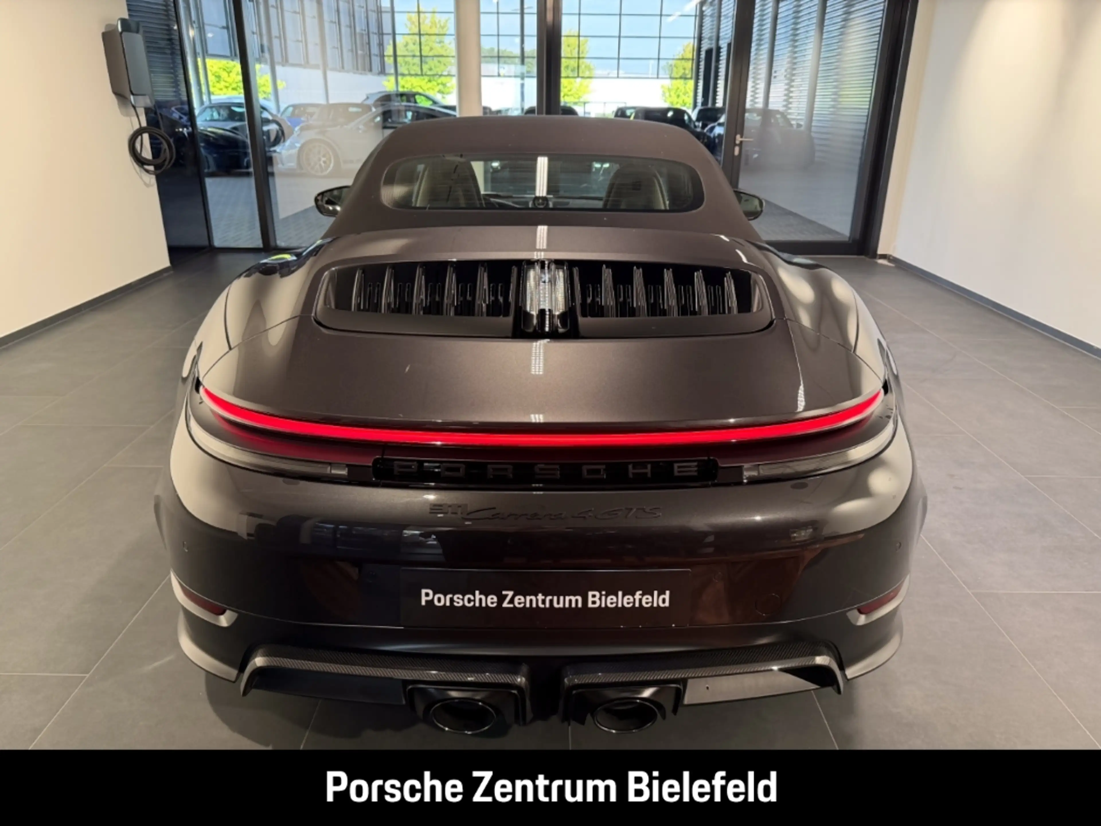 Porsche 992 911 Carrera 4 GTS Cabriolet — photo 4