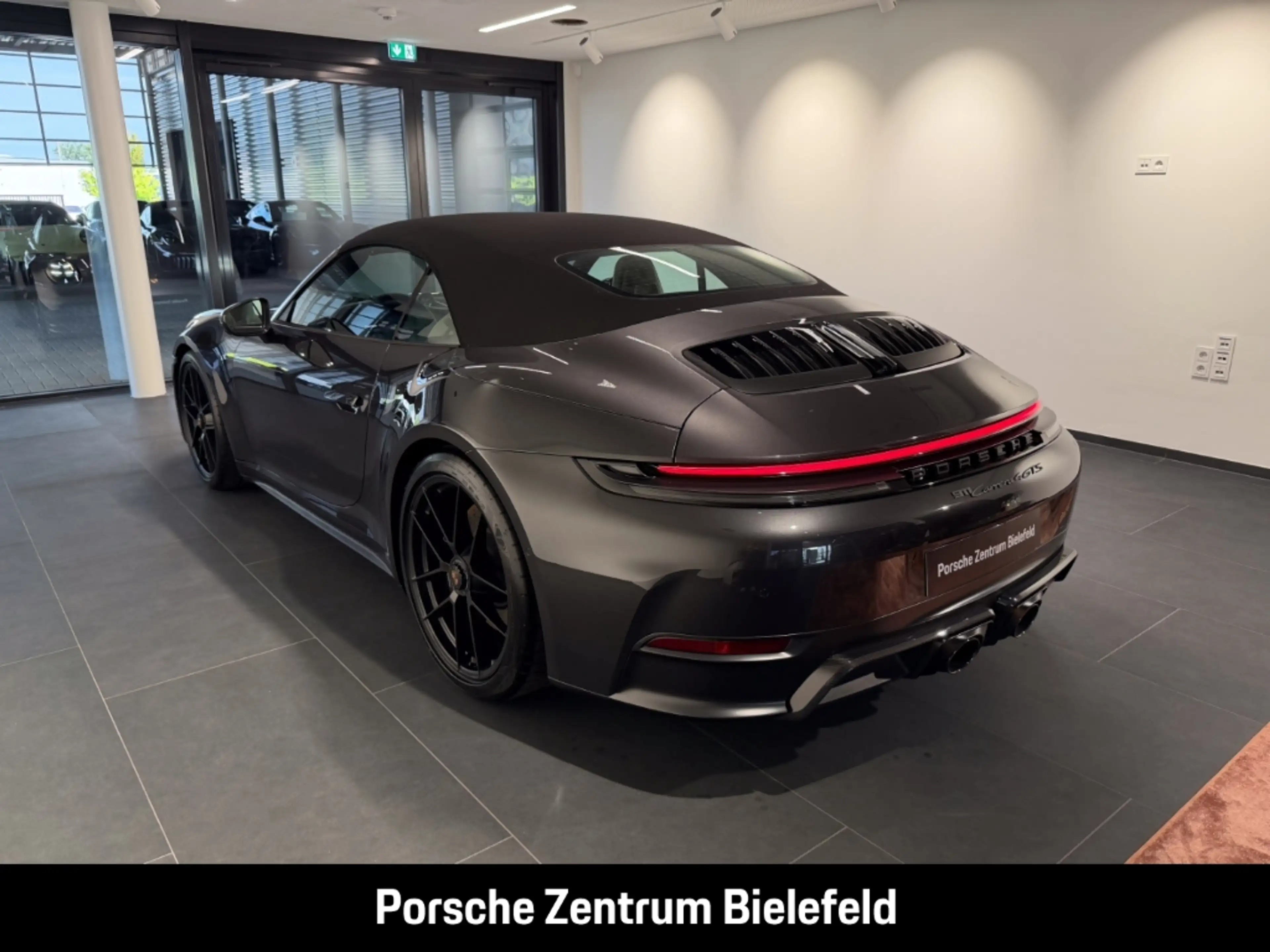 Porsche 992 911 Carrera 4 GTS Cabriolet — photo 3
