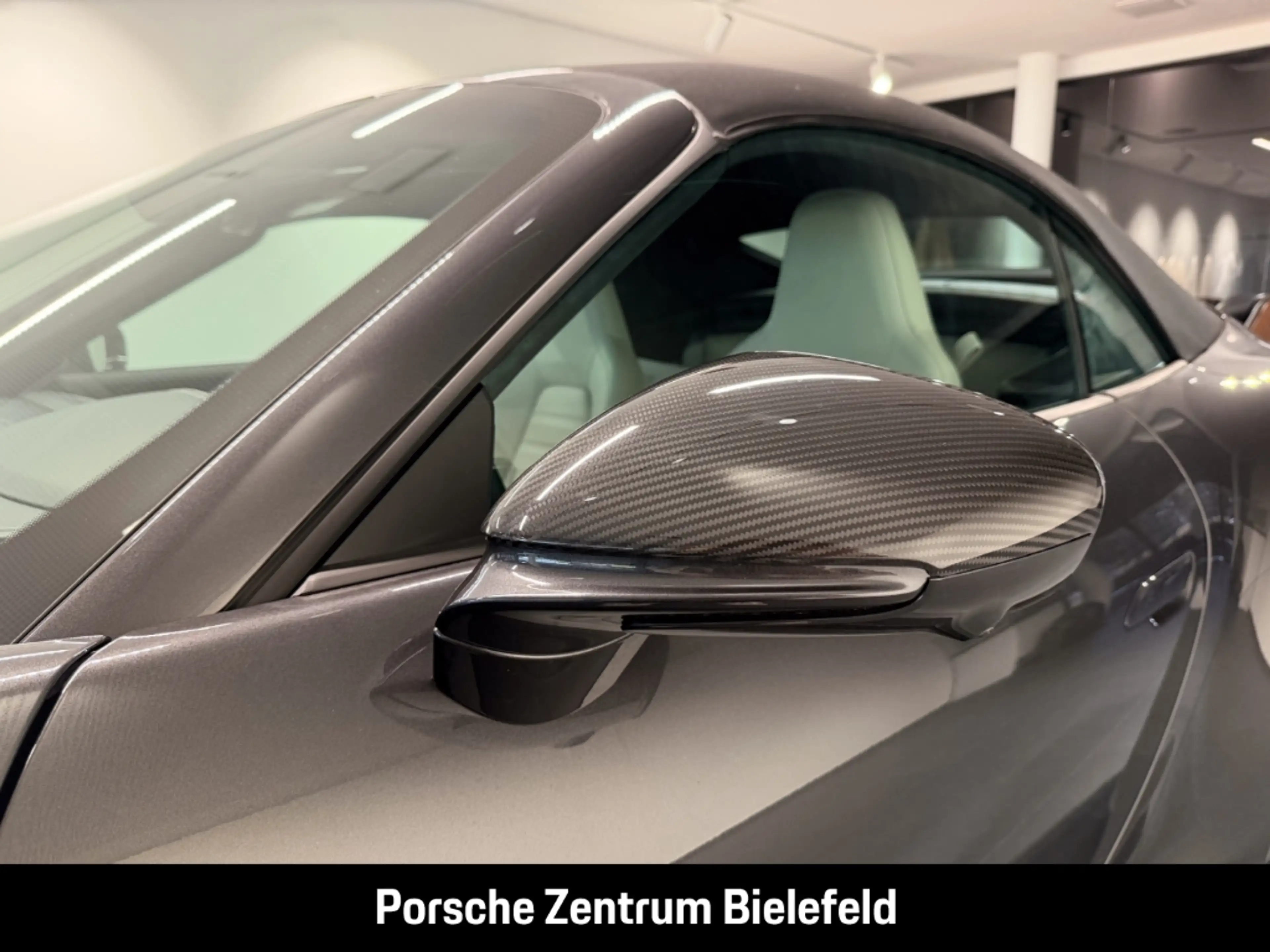 Porsche 992 911 Carrera 4 GTS Cabriolet — photo 15