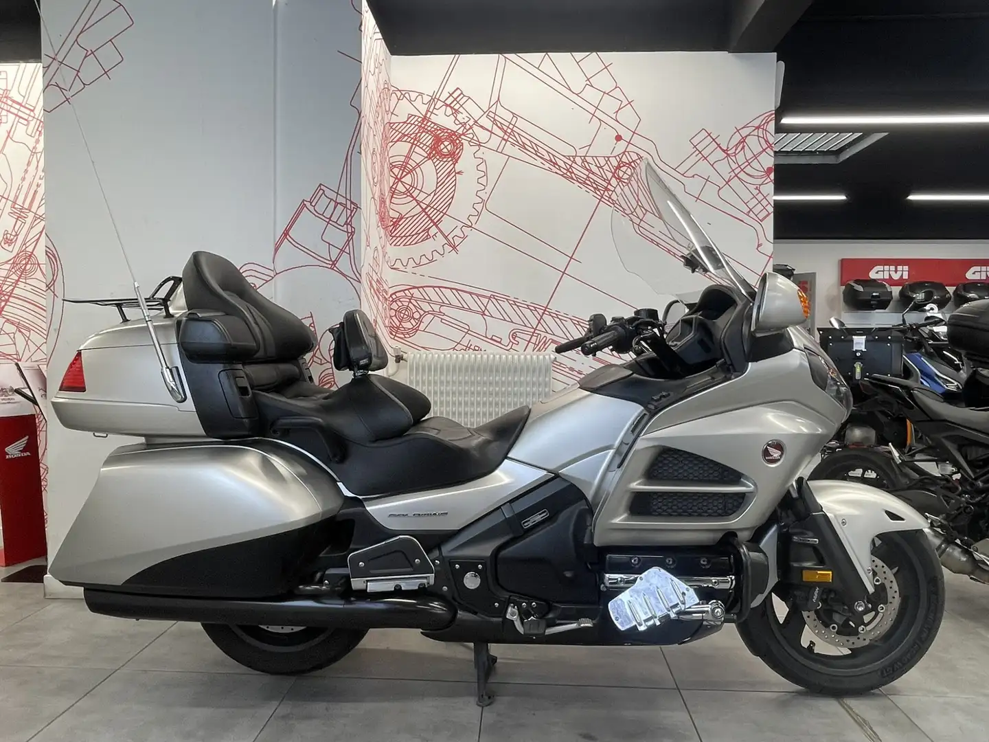 Honda Gold Wing Šedá - 1