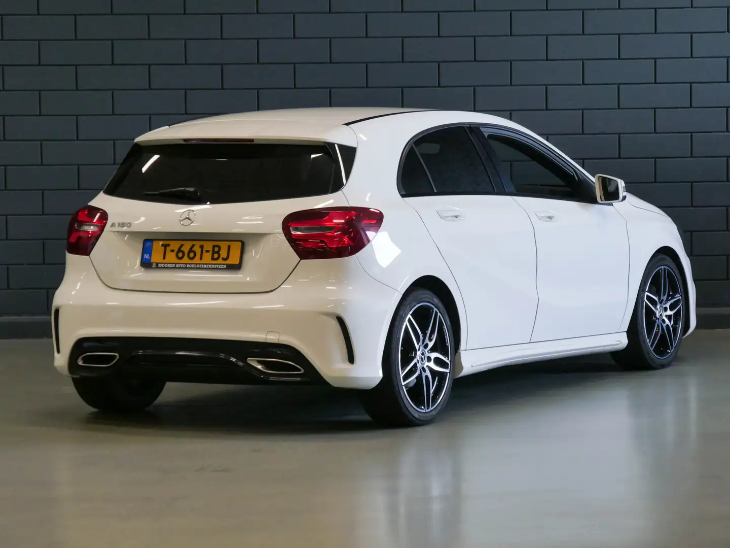 Mercedes-Benz A 180 Business Solution AMG | CAMERA | CARPLAY | Wit - 2