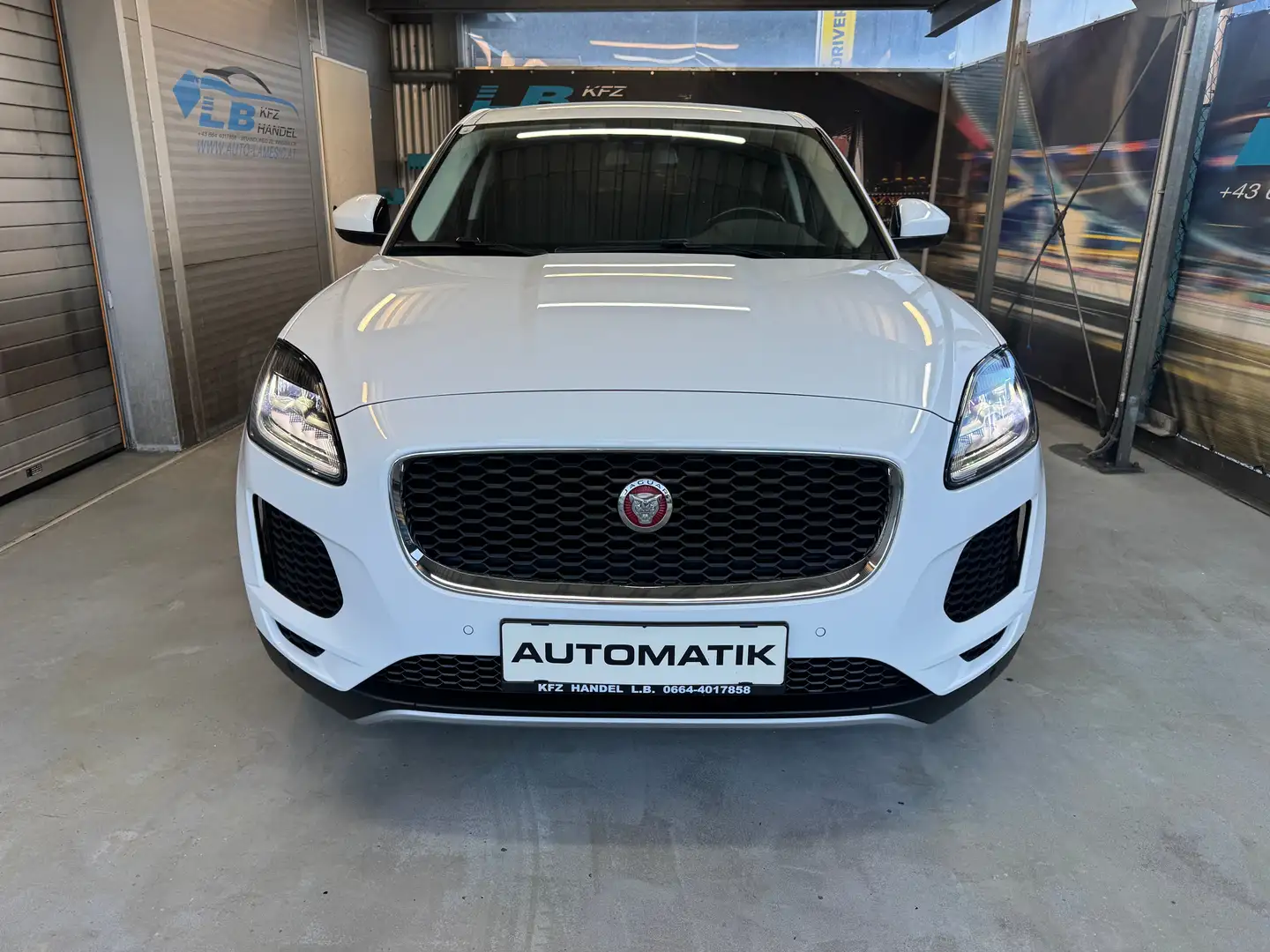 Jaguar E-Pace E-Pace Basis AWD Weiß - 2