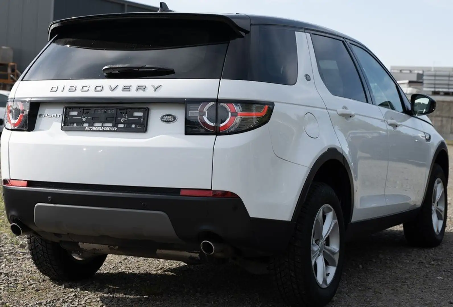 Land Rover Discovery Sport 2.0 TD4 SE Aut.AWD+NAVI+LEDER+BI-XENON+KLIMATR+PDC Weiß - 2