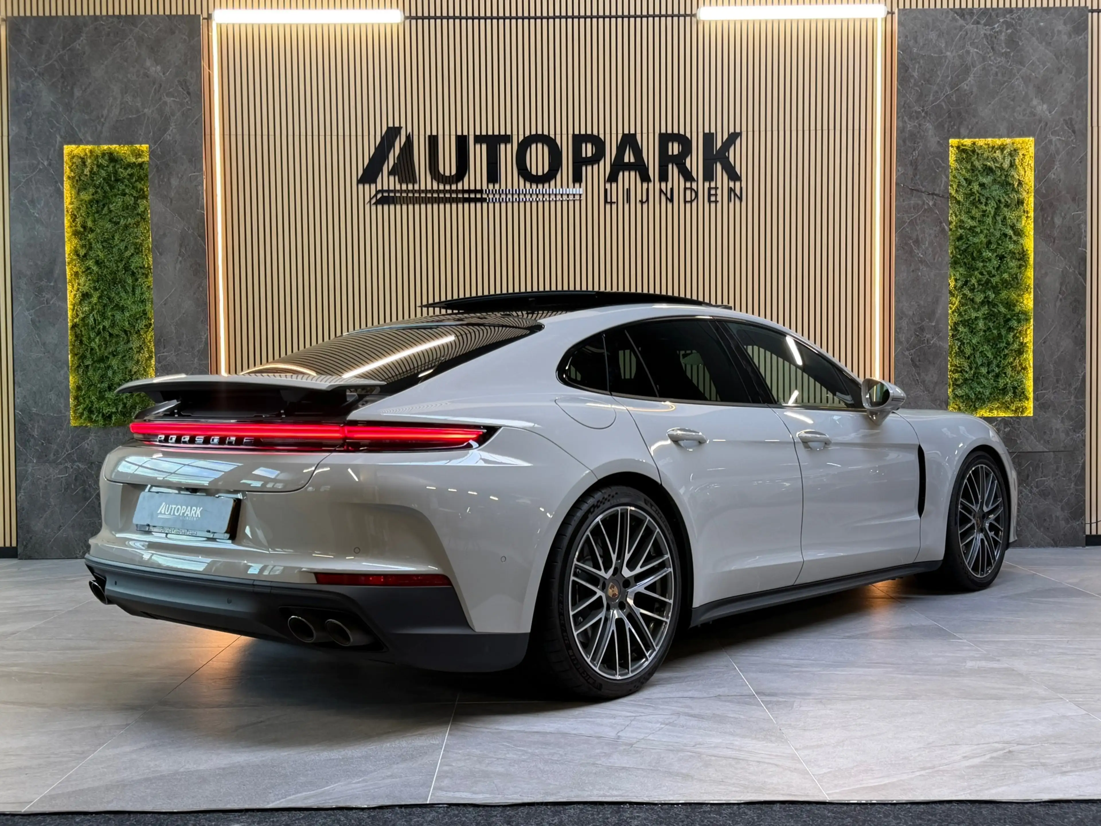 Porsche Panamera 2.9 4 E-Hybrid PANO|BOSE|HuD|SOFTCLOSE|360 CAMERA| — photo 6