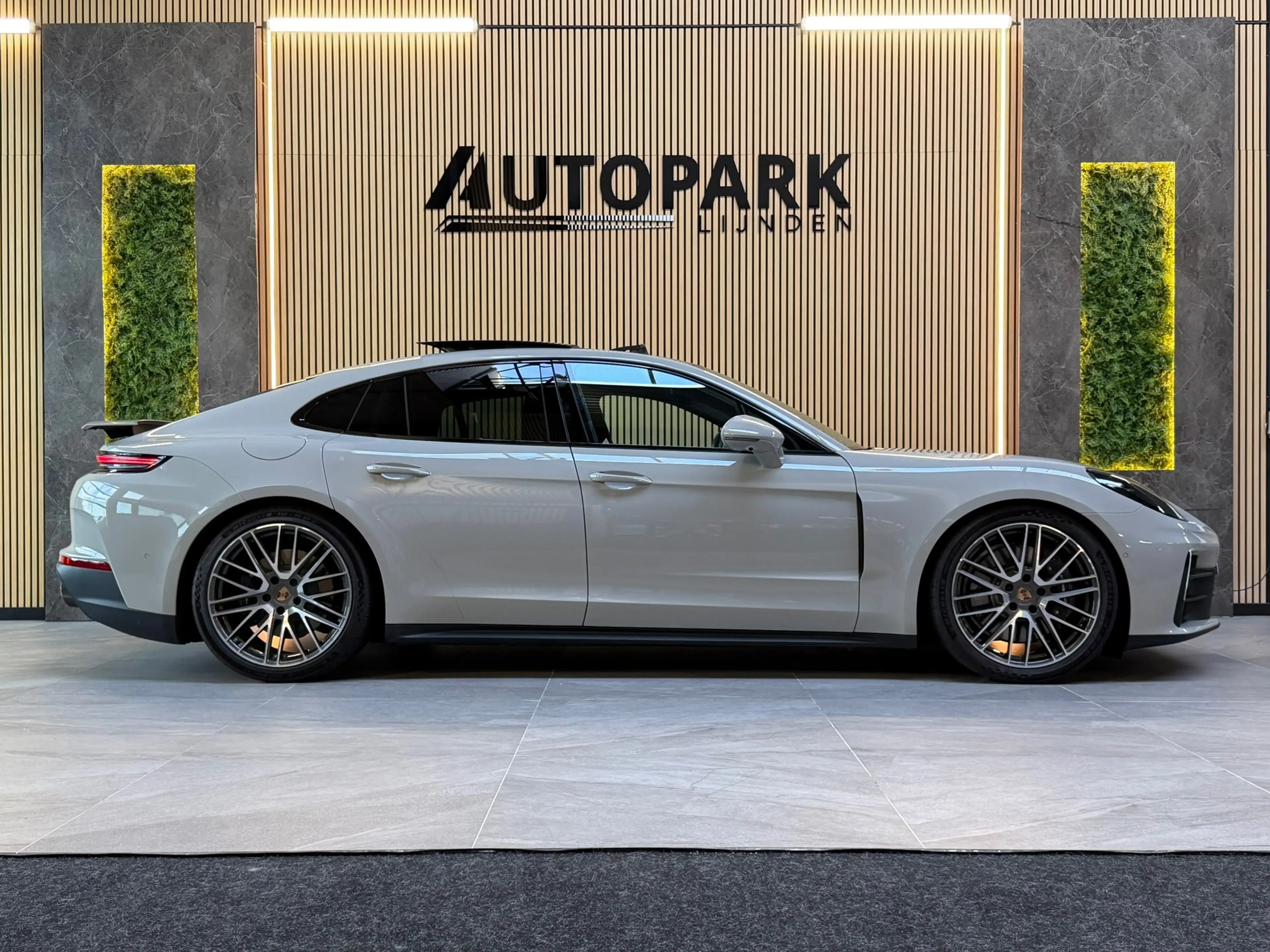 Porsche Panamera 2.9 4 E-Hybrid PANO|BOSE|HuD|SOFTCLOSE|360 CAMERA| — photo 7