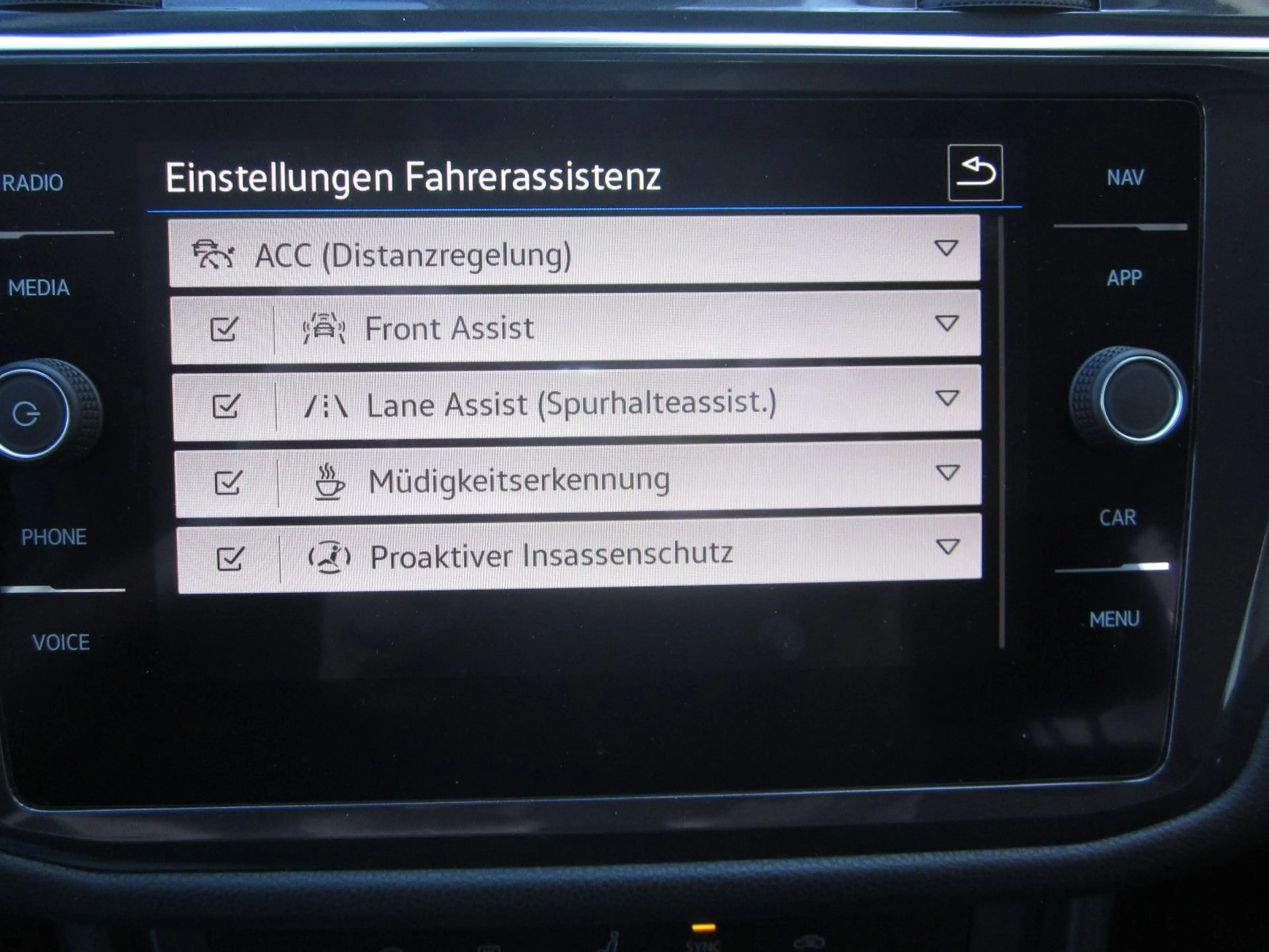 Volkswagen Tiguan Allspace +AHK+KAMERA+18"+DIGITAL — photo 16