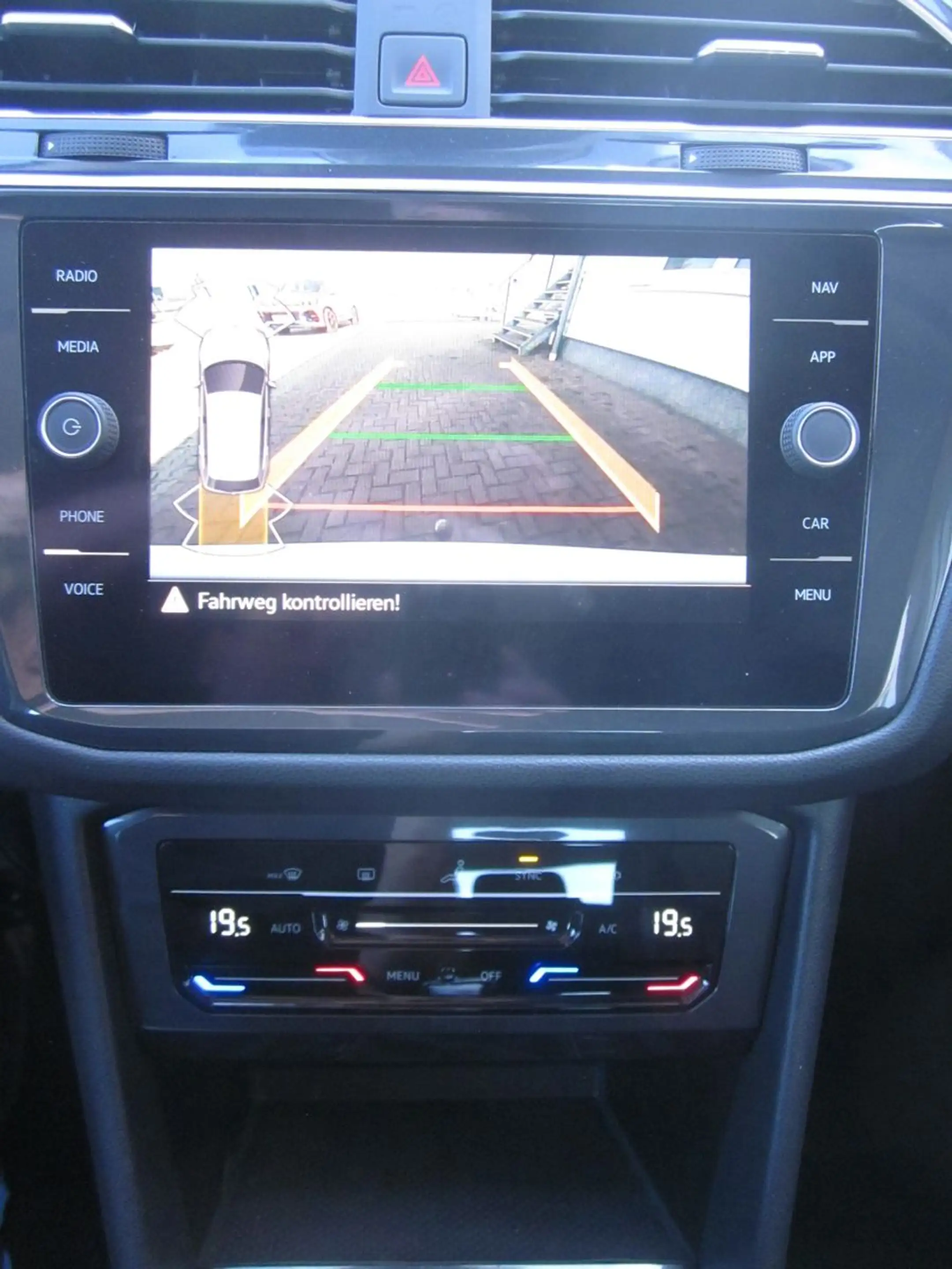 Volkswagen Tiguan Allspace +AHK+KAMERA+18"+DIGITAL — photo 15