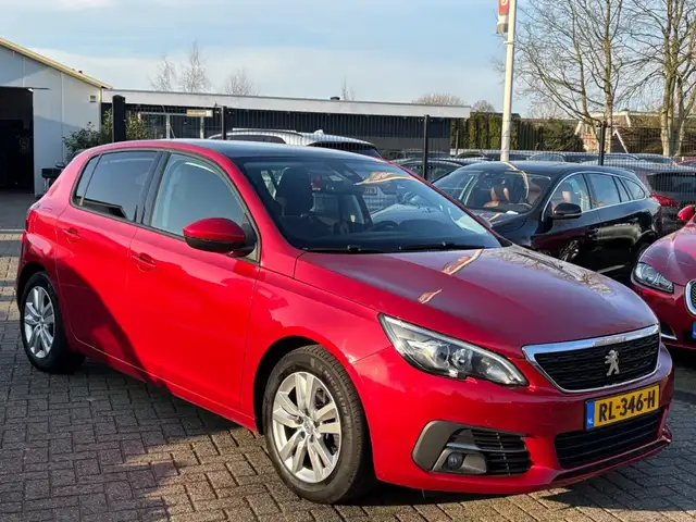 Peugeot 308 view 3