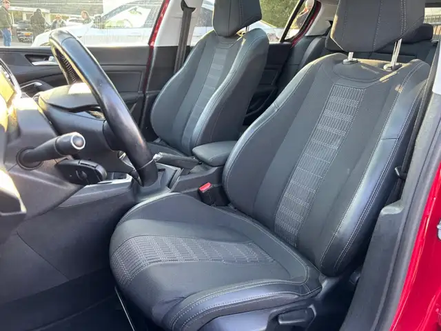 Peugeot 308 view 11