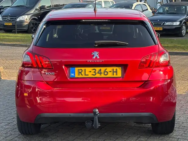 Peugeot 308 view 6