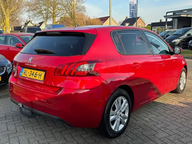 Peugeot 308 view 5