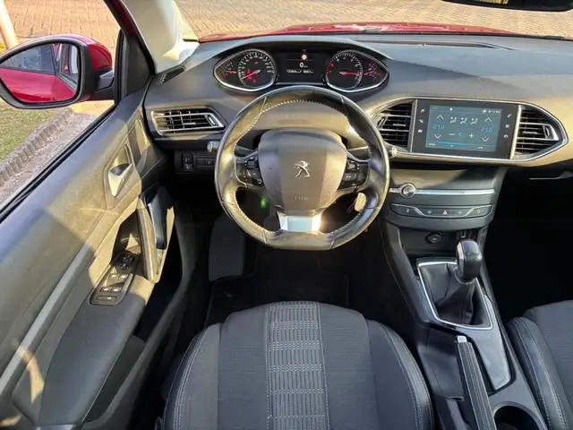 Peugeot 308 view 12