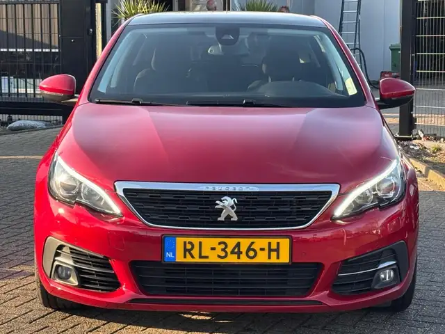 Peugeot 308 view 2