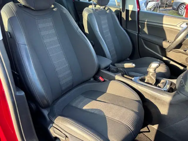 Peugeot 308 view 10