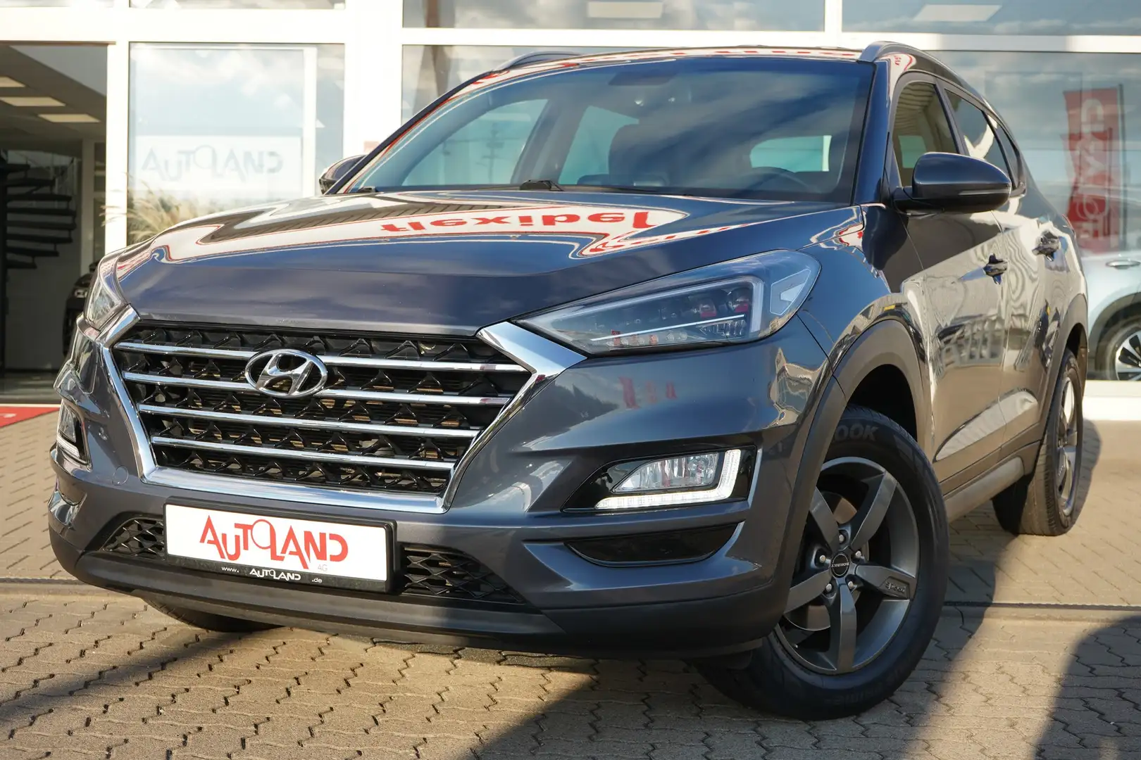 Hyundai TUCSON 1.6 GDI AAC Navi LED SHZ PDC Kam Temp Gris - 2