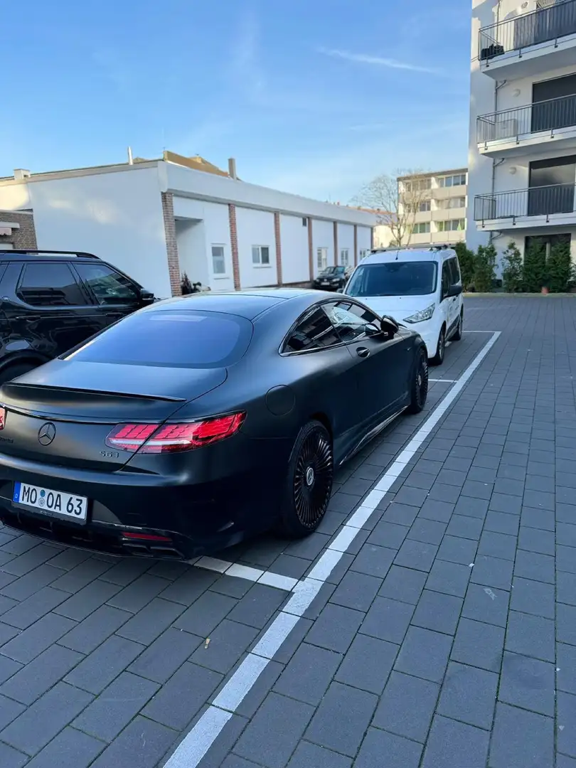 Mercedes-Benz S 63 AMG Coupe 4Matic+ Speedshift 9G-MCT Yellow Night Editi Bílá - 2