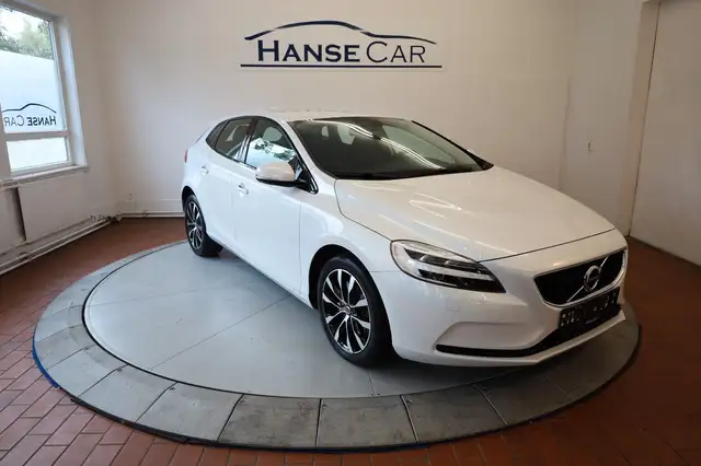 Volvo V40 D3 Automatik /Leder/Navi/ LED/ AHK/ Garantie