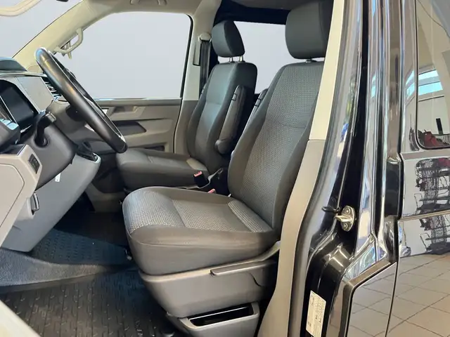 Volkswagen Transporter view 7
