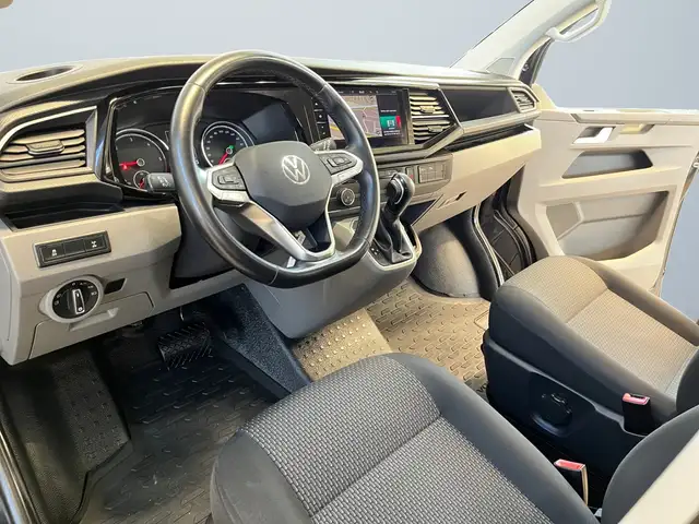 Volkswagen Transporter view 8