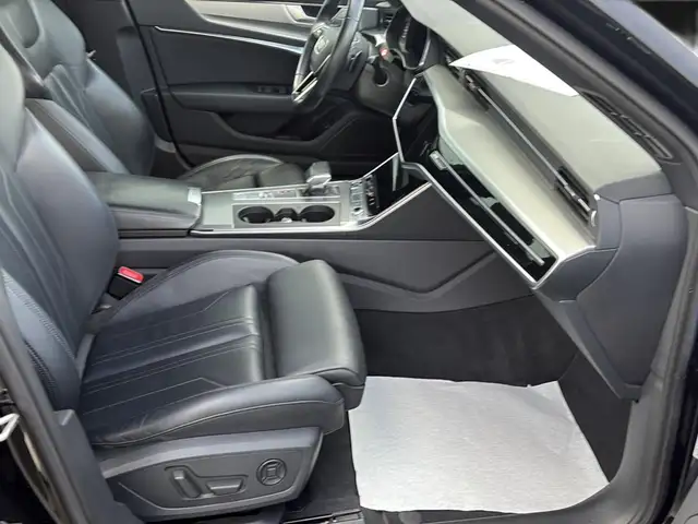 Audi A6 view 14