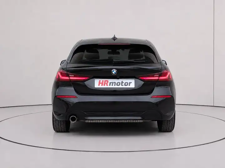 BMW Serie 1 2023, foto 4
