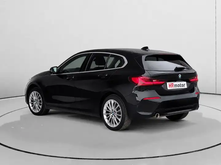 BMW Serie 1 2023, foto 5