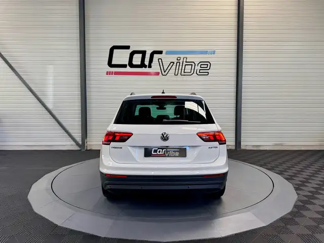 Volkswagen Tiguan view 5