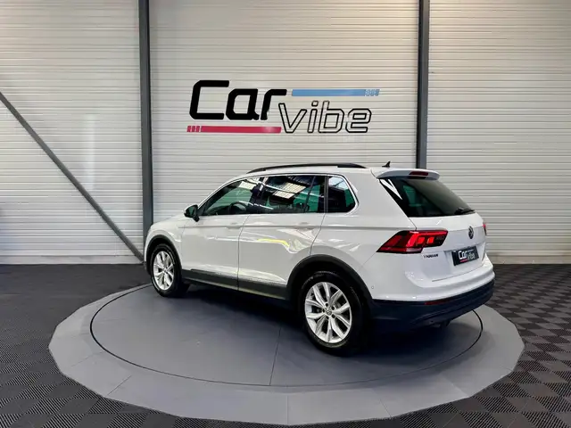 Volkswagen Tiguan view 6