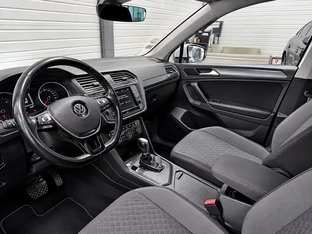 Volkswagen Tiguan view 12
