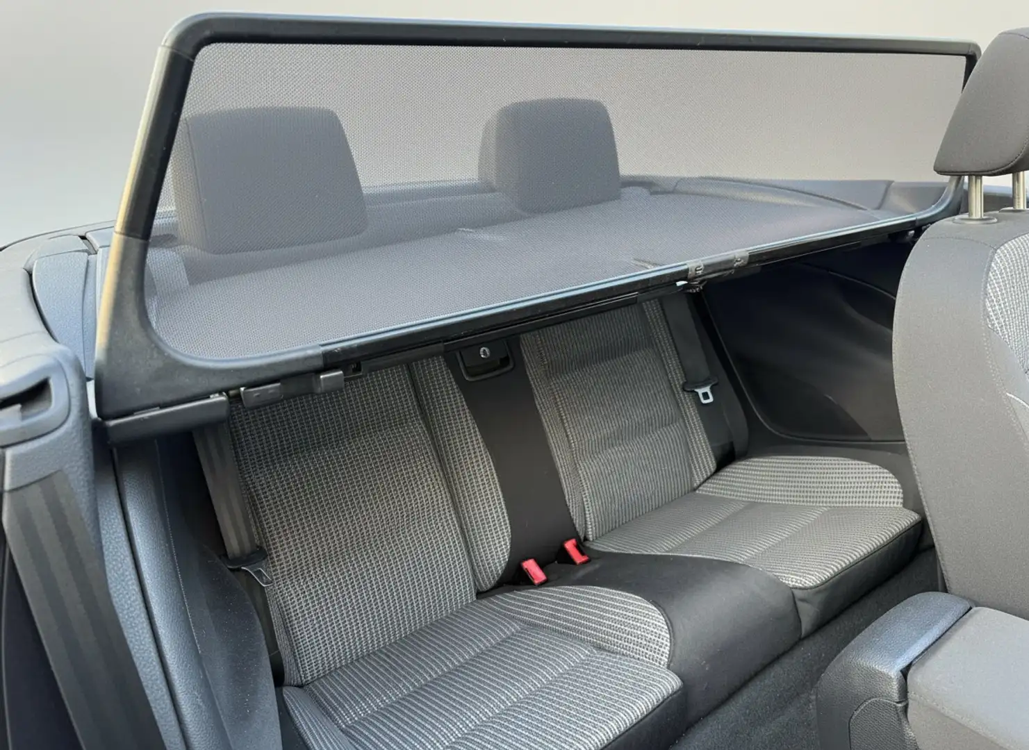 Volkswagen Eos 2.0-16v FSi 150pk, orig. NL auto Schwarz - 2